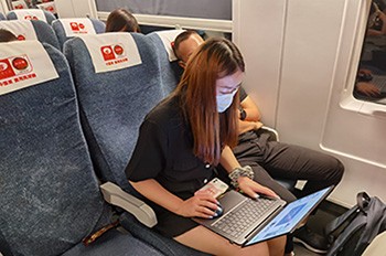 高鐵辦公3.jpg